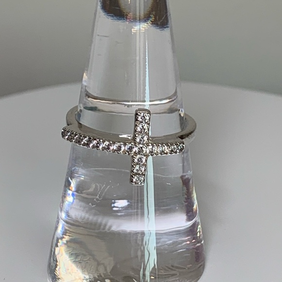 Silpada Sterling Silver & CZ 11.5mm Cross Ring Size 7.5 - Picture 11 of 13